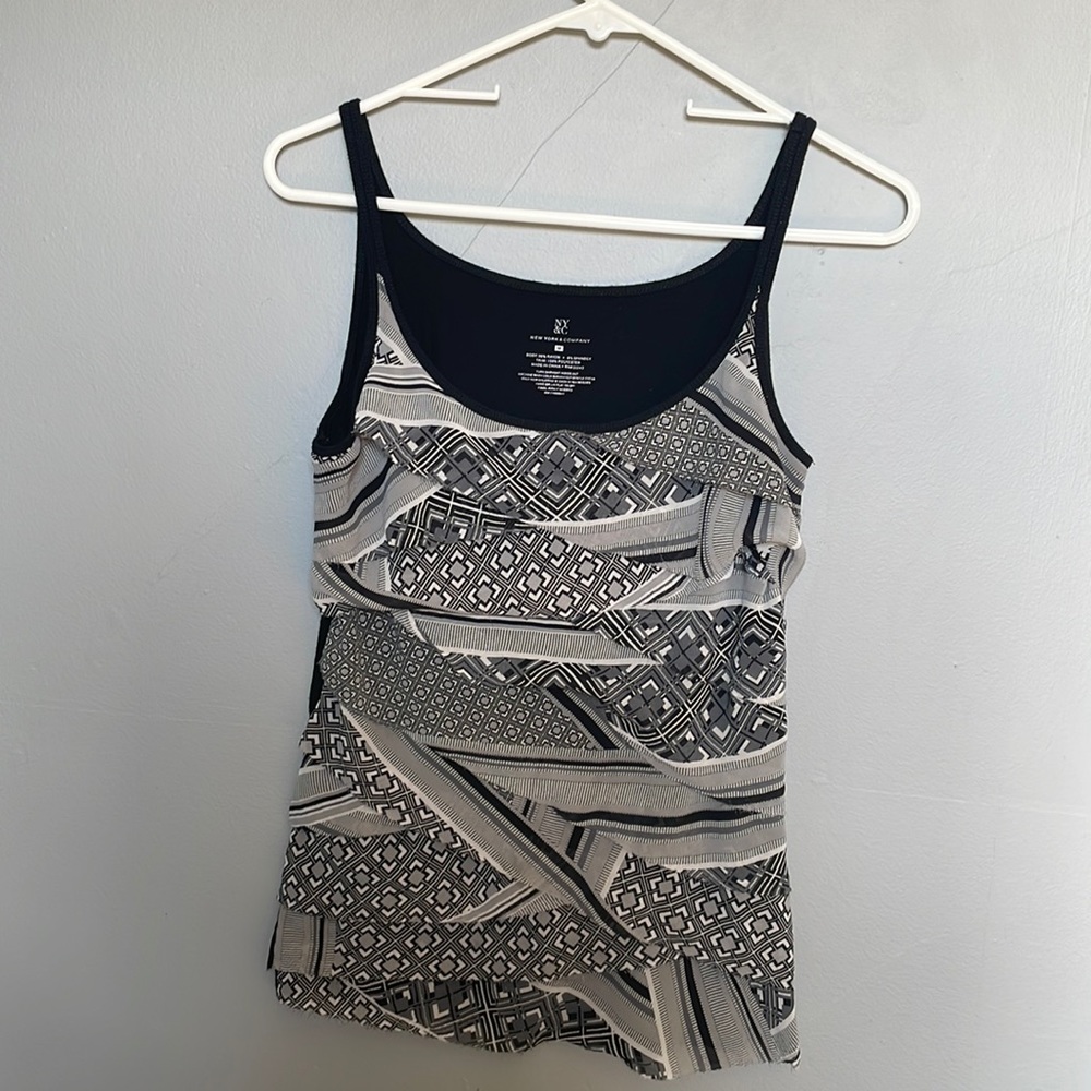 New York & Company tiered ruffled gray and black medium tank top career office